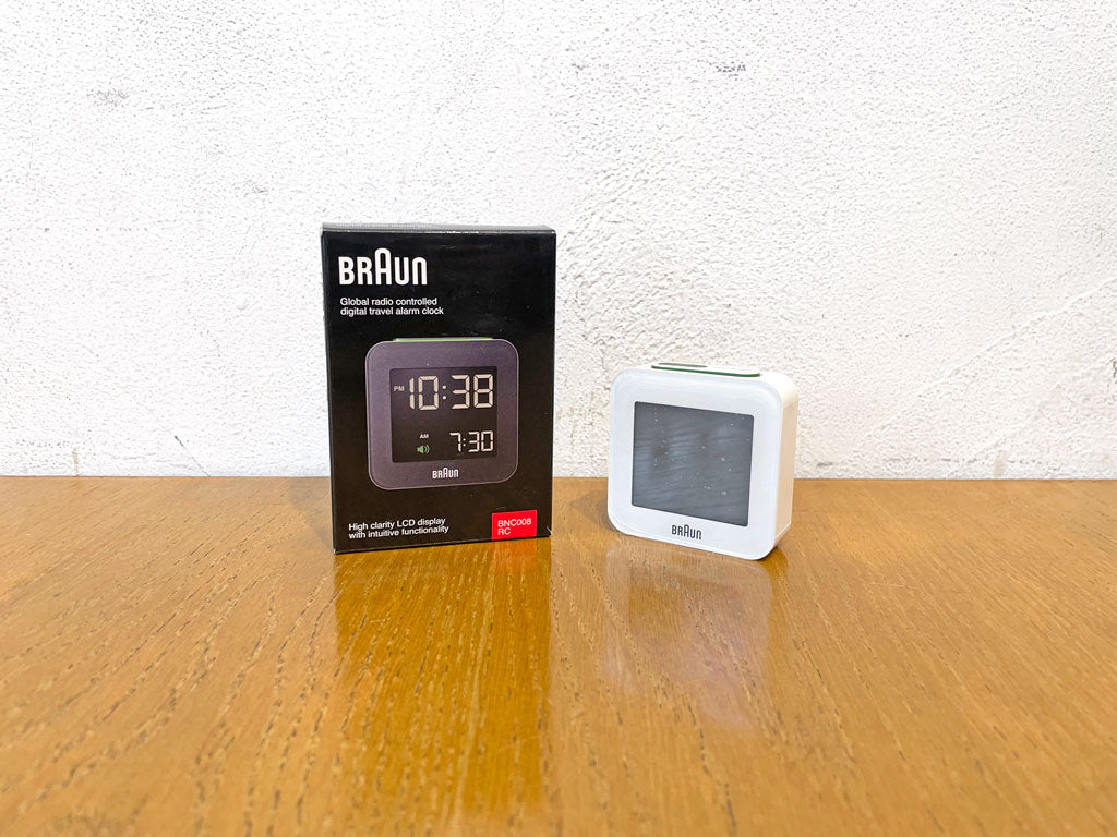 ブラウン BRAWN デジタルアラームクロック 電波時計 4カ国対応 BNC008WH-RC ホワイト ドイツ 箱・説明書付き 中古品 買い取りしました。
