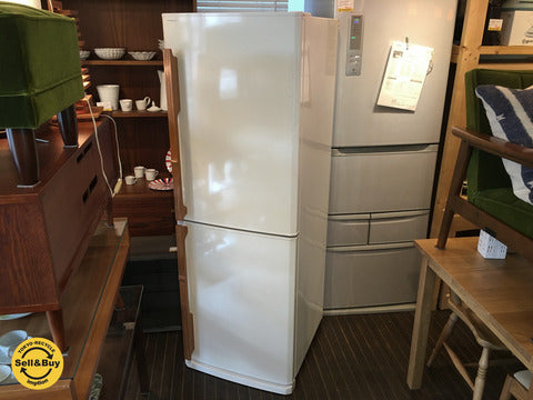 アマダナ amadana 冷蔵庫 木製取っ手 256L 2008年製 ホワイト 復刻前 ～ 希少な復刻前モデル！冷蔵庫もインテリアとして捉える時代です。 【買取と販売とレンタルのお店】