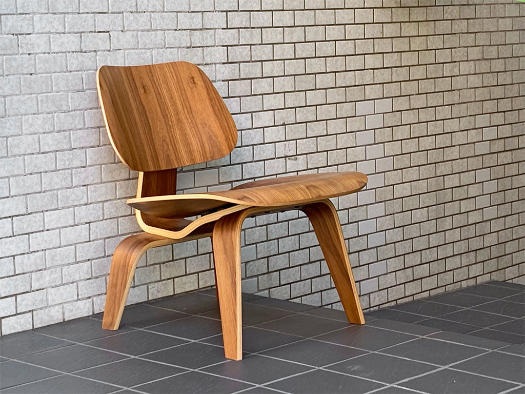 ハーマンミラー Herman Miller LCW ラウンジチェア ウッドレッグ Molded Plywood Lounge Chair ウォールナット C&Rイームズ ミッドセンチュリー 中古品 買い取りしました。