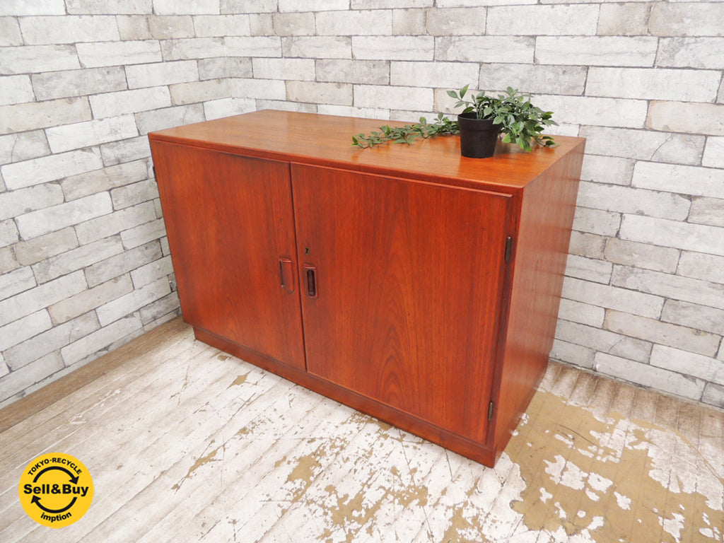 Soborg Mobler ブックケース BookCase チーク材 キャビネット 504a ボーエ・モーエンセン Borge Mogensen デンマーク  中古品 買い取りしました。