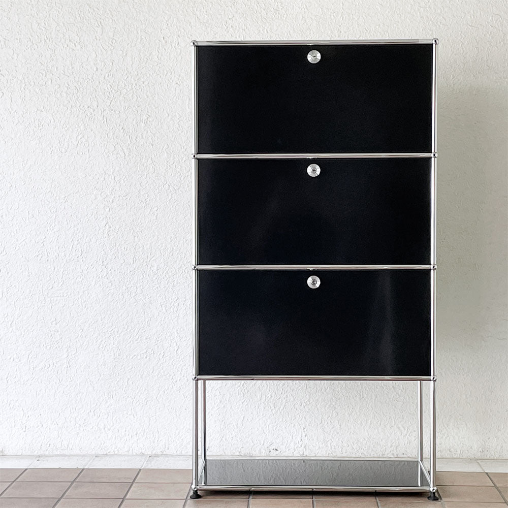  【用賀店】ユーエスエムハラー USM Haller モジュラーファニチャー Modular Furniture キャビネット 1列4段 W75cm ドロップダウン扉×3 鍵付き 下段オープン グラファイトブラック 定価279,904円 買取させていただきました。