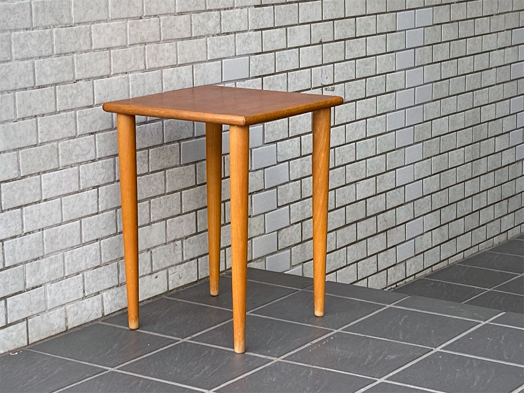 北欧ビンテージ Scandinavian Vintage サイドテーブル チーク材 × ビーチ材 ランプ台 花台 北欧家具 中古品 買い取りしました。