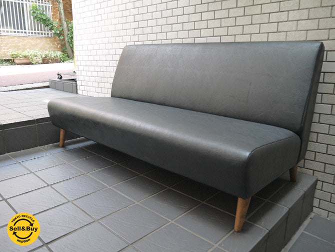 トラックファニチャー TRUCK FUNITURE ナップ NAP SOFA 1400 二人掛けソファ ナラ無垢材 PVCレザー ブラック　中古品 買い取りしました！ 自由が丘店 出張買取もお任せください。