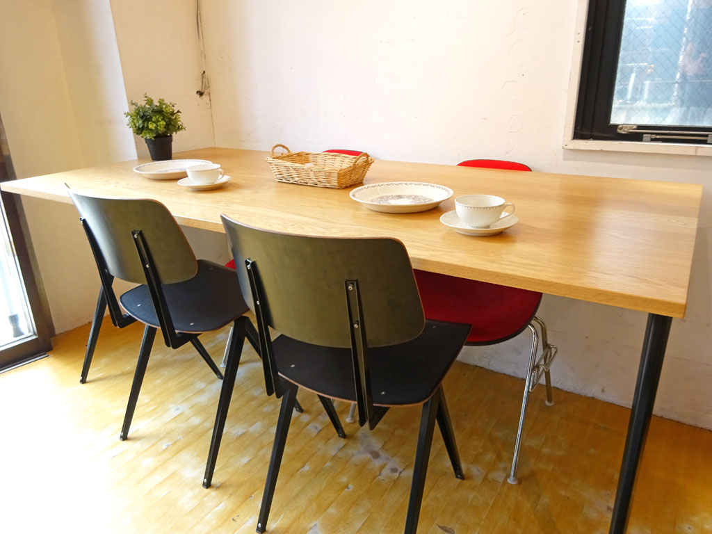 ガルファニタス GALVANITAS Model S16 プライウッド×ブラックコンパスレッグ ダイニングチェア ～ 復刻してさらにスタイルの良さが際立つデザインチェア