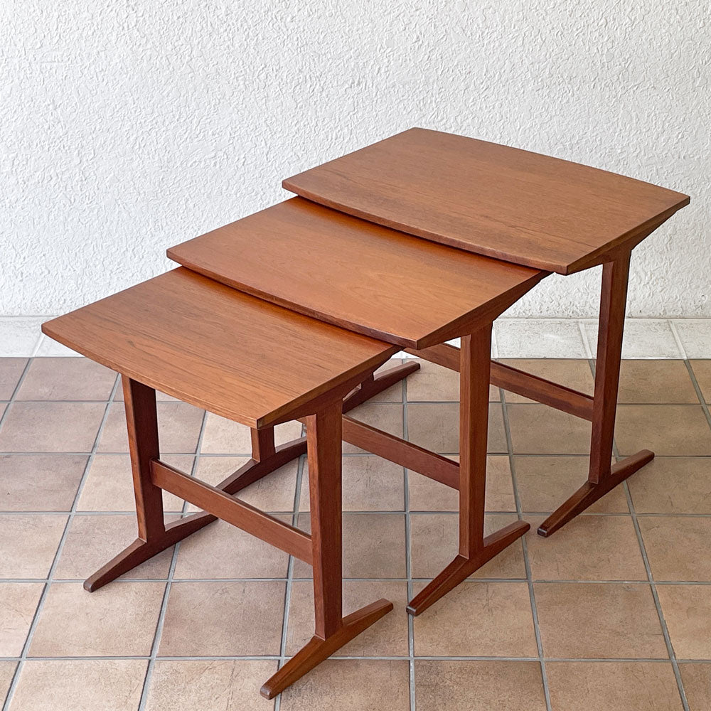  【用賀店】デンマークビンテージ Danish Vintage チーク材 ネストテーブル 3連 入れ子式 北欧家具 買取させていただきました。