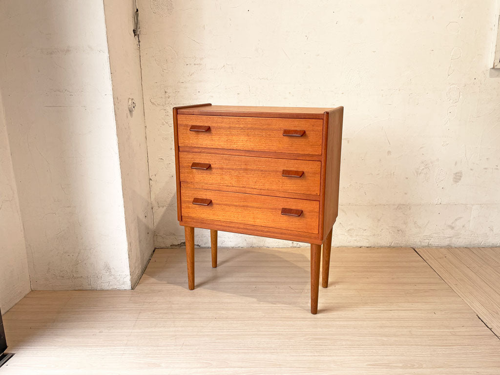 デンマークビンテージ Danish vintage サイドチェスト ナイトテーブル チーク材 収納付 抽斗4段 北欧家具 デンマーク 中古品 買い取りしました。