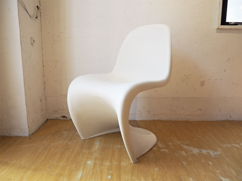 ヴィトラ vitra パントンチェア Panton Chair ホワイト ヴェルナー・パントン Panton スタッキングチェア ミッドセンチュリー スペースエイジ 中古品 買い取りしました。