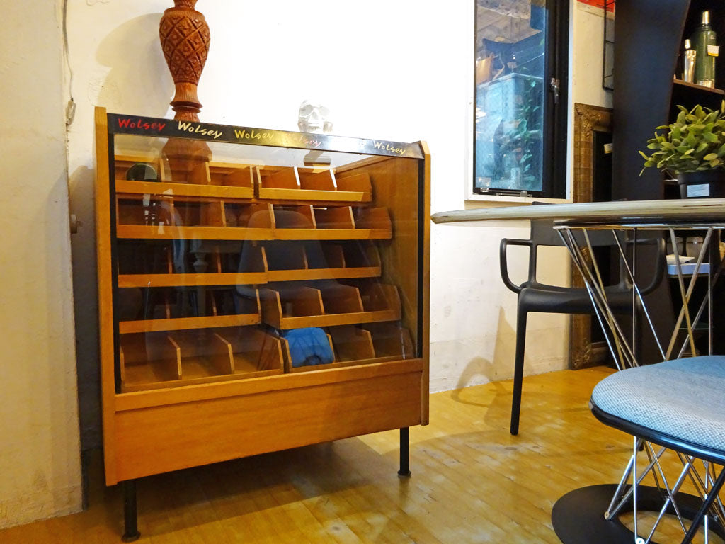 UKビンテージ ウォルシー ショップディスプレイケース Wolsey sox display shop counter ～ ビンテージのショップカウンターショーケース