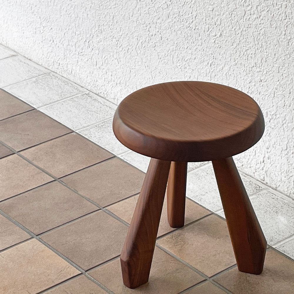  【用賀店】カッシーナ Cassina 523 メリベル スツール TABOURET MERIBEL アメリカンウォールナット シャルロット・ペリアン H38.5cm 定価217,800円 買取させていただきました。