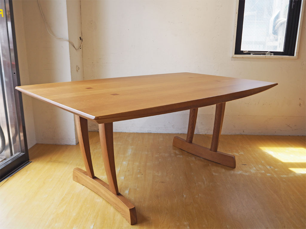 飛騨産業 HIDA キツツキ マーク 円空 ENKUU ダイニングテーブル 佐々木敏光 楢無垢材 ナラ リビングダイニング モダンデザイン 中古品 買い取りしました。