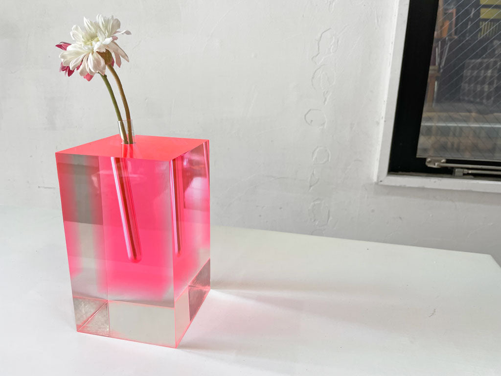 倉俣史朗 Shiro Kuramata フラワーベース Flower Vase #1302 シングル 一輪挿し アクリル ピンク ポストモダン 現行品 中古品 買い取りしました。