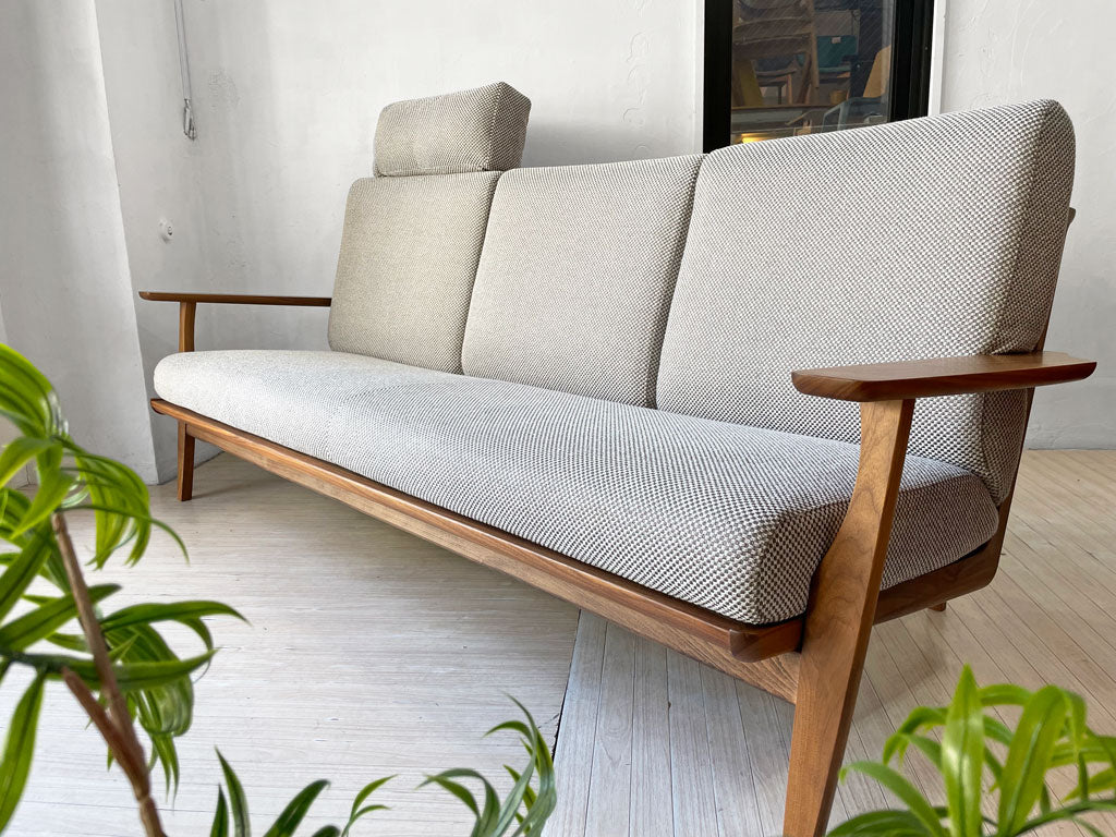 カリモク karimoku WU6153 RU23 3シーター ソファ 3人掛け ヘッドレスト(厚型)付き ウォールナット材 ファブリック ベージュ系 プレミアムオーダー品 中古品 買い取りしました。
