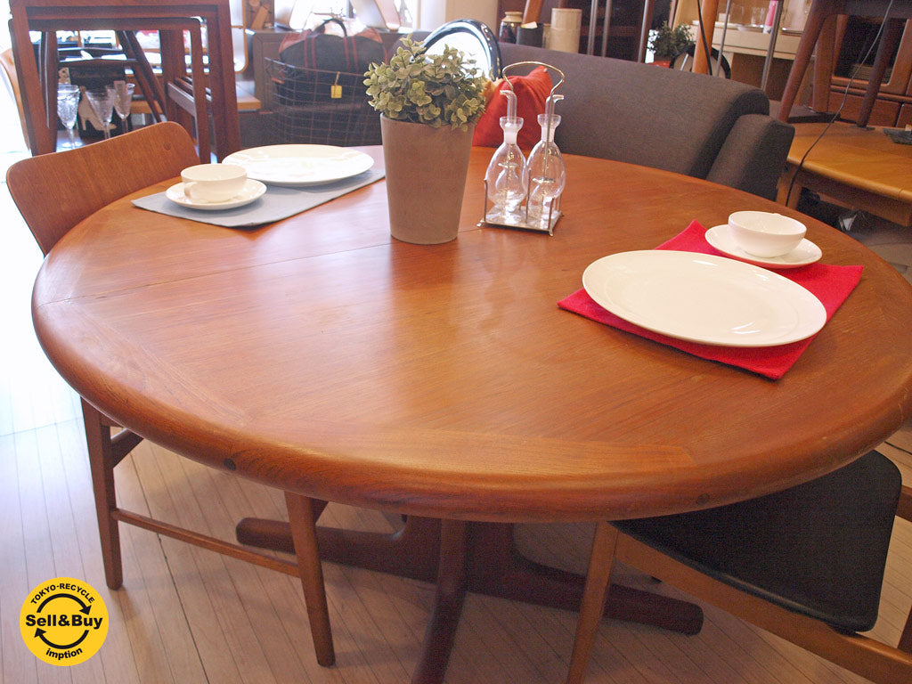 デンマーク ビンテージ チーク材 ラウンドダイニングテーブル   伸長天板なし 120cm 北欧家具 ～古き良きデンマークの魅力が  漂うテーブル～ 【 買取と販売とレンタルのお店 】
