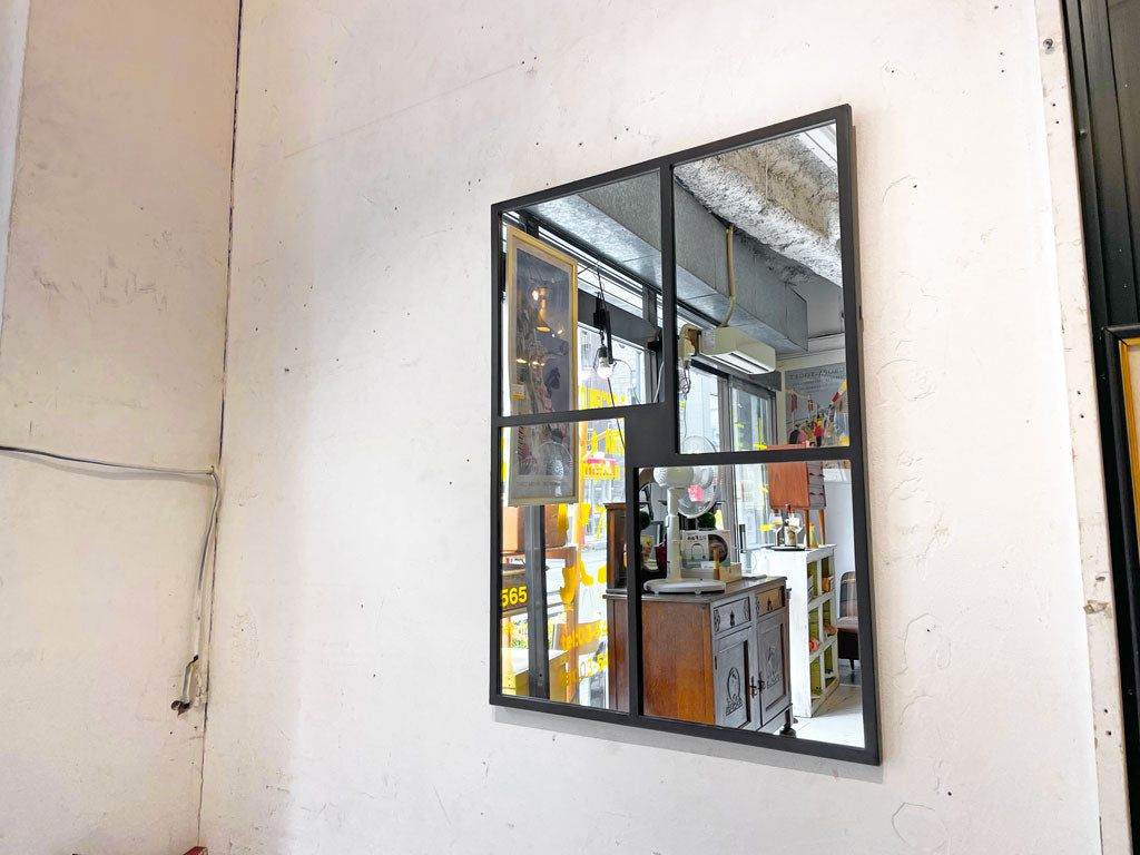 インダストリアルデザイン ウォールミラー 壁掛け 鏡 アイアン 55×75cm 中古品 買い取りしました。