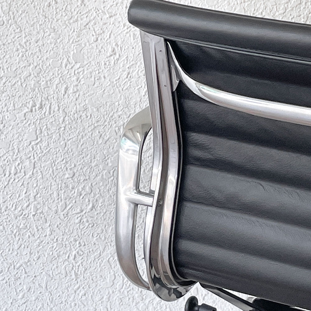 ハーマンミラー Herman Miller イームズアルミナムグループチェア マネージメントチェア アルミバフベース ガス圧昇降仕様 5本脚 キャスタータイプ 本革　～素材とフォルムで魅せる名作椅子～