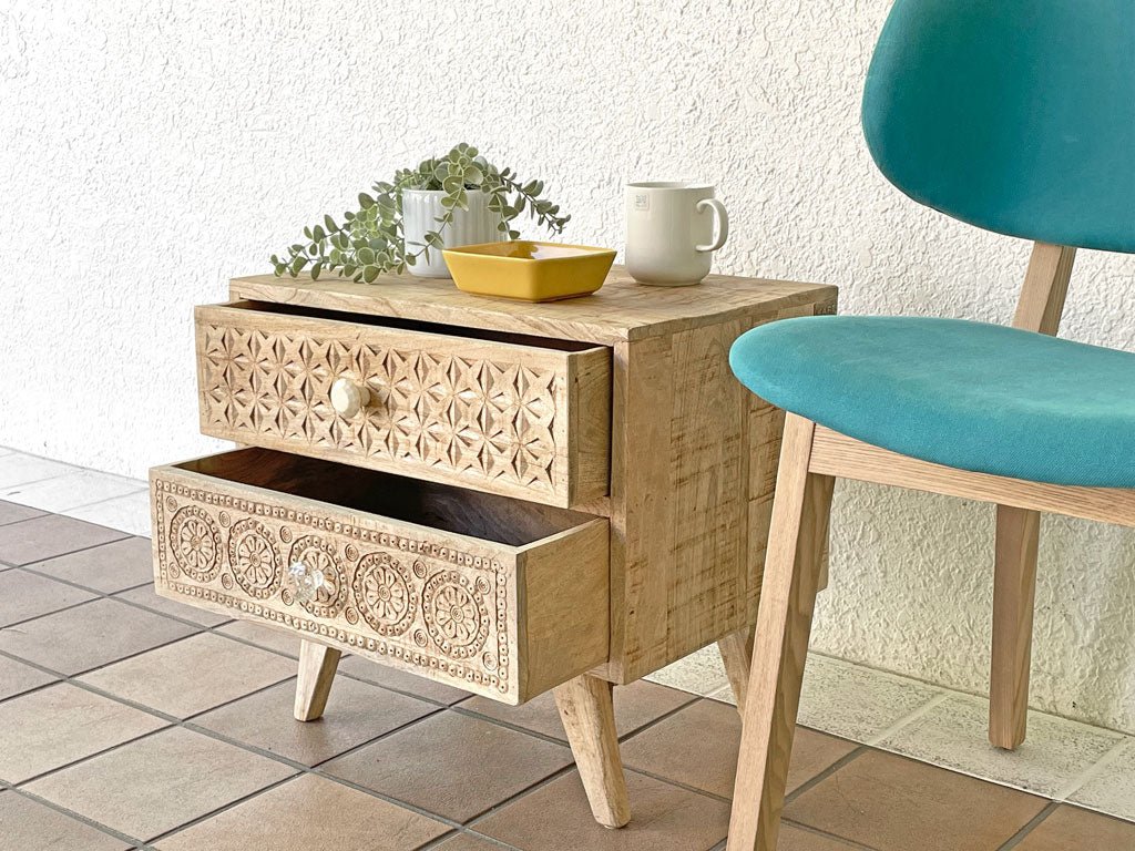 カレデザイン KARE DESIGN プロ PURO スモールキャビネット ナイトテーブル チェスト マンゴー材 手彫り 50x35cm オリエンタル 定価69,850円 ～ 杓子定規をふっとばせ ～