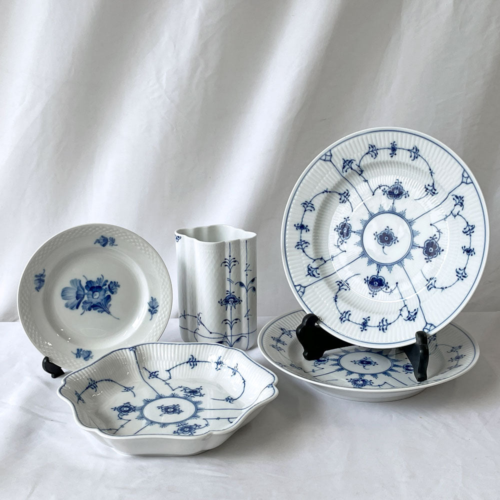  【用賀店】ロイヤルコペンハーゲン ROYAL COPENHAGEN ブルーフルーテッド プレート、ブルーパルメッテ フラワーベース、ブルーフラワー サラダプレート 北欧食器 買取させていただきました。