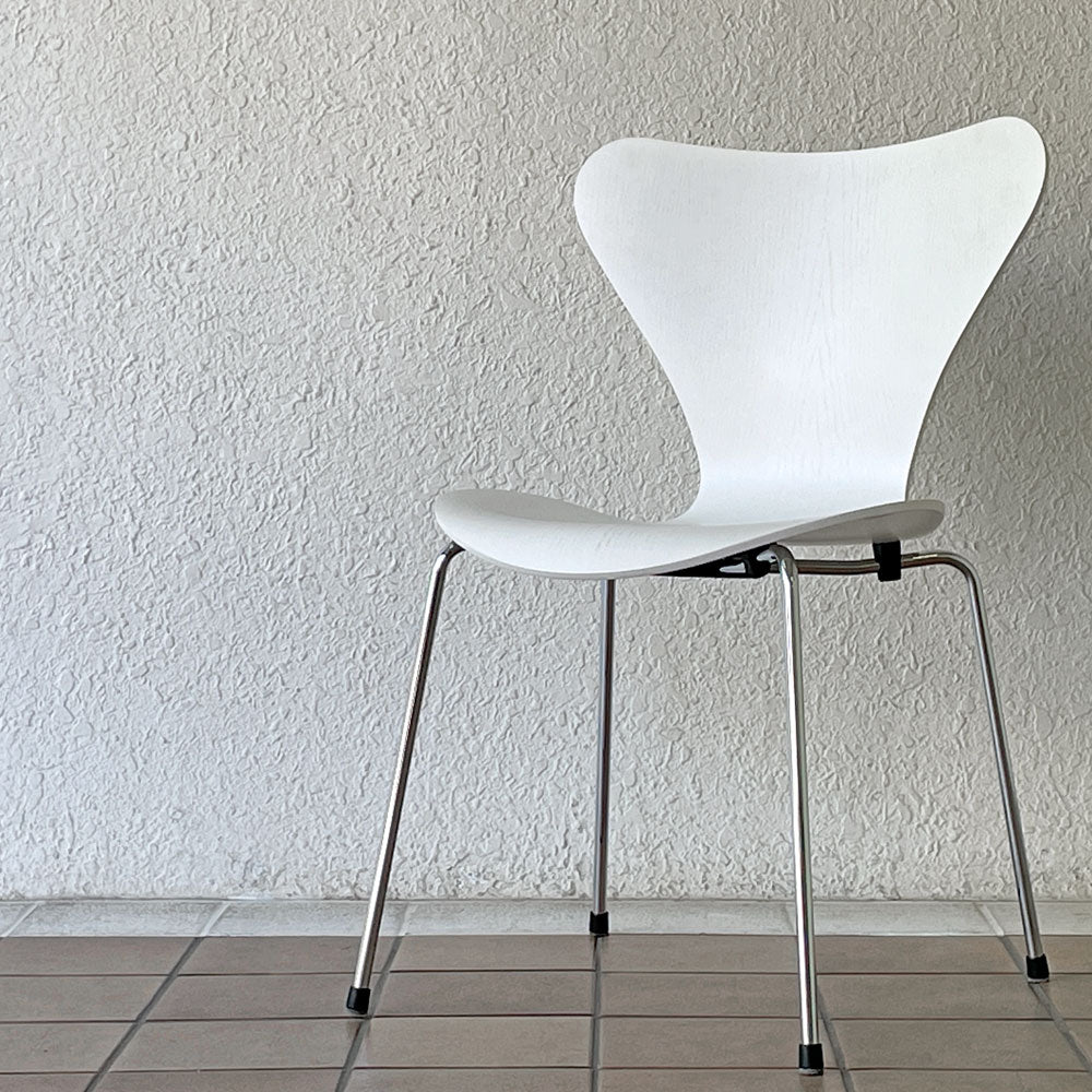  【用賀店】フリッツハンセン Fritz Hansen 3107 セブンチェア カラードアッシュ ホワイト アルネ・ヤコブセン 2022年製 北欧家具 デンマーク 買取させていただきました。