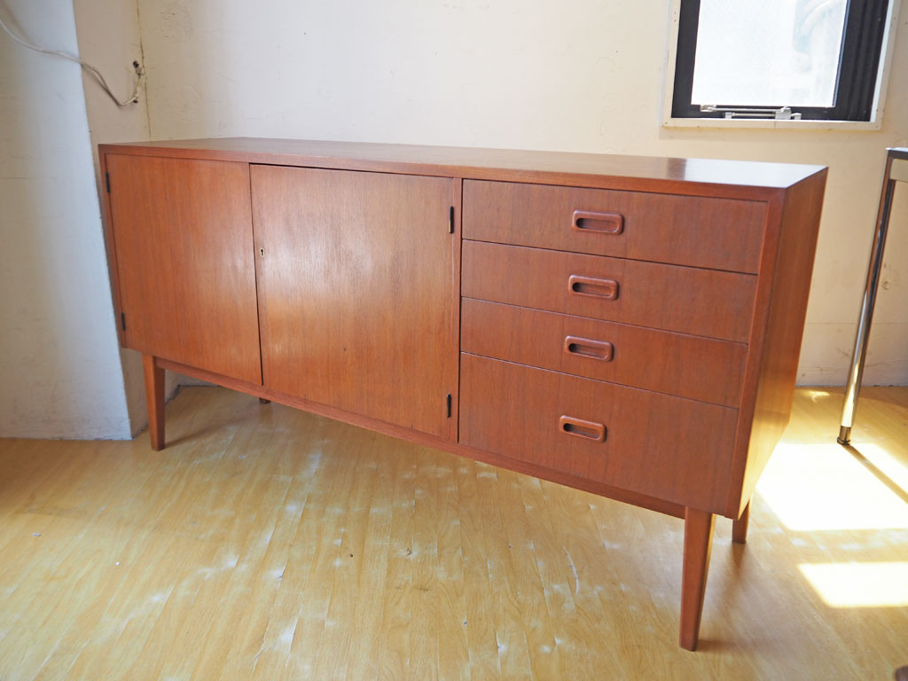 北欧ビンテージ scandinavian vintage サイドボード チーク材 キャビネット W150 鍵付 北欧家具 スウェーデン製 中古品 買い取りしました。