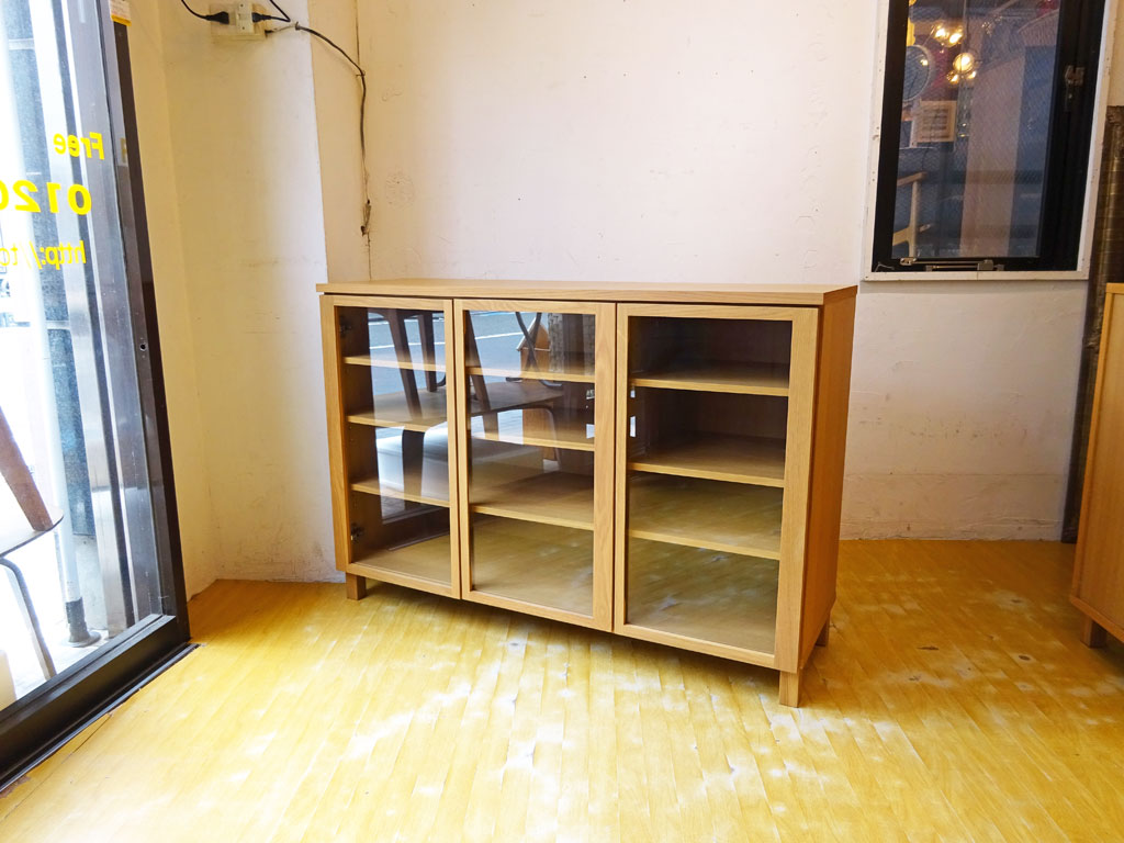 無印良品 MUJI 木製キャビネット ガラス扉 オーク材 ナチュラル シンプルデザイン 廃盤シリーズ 中古品 買い取りしました。