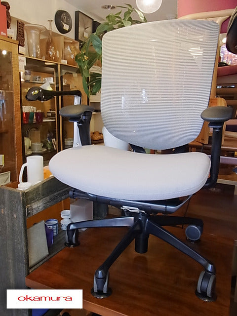 日本の技術力とイタリアのインダストリアルデザイナーによる高機能オフィスチェア☆　オカムラ CONTESSA コンテッサ ジウジアーロ オフィスチェア　【買取と販売とレンタルのお店】