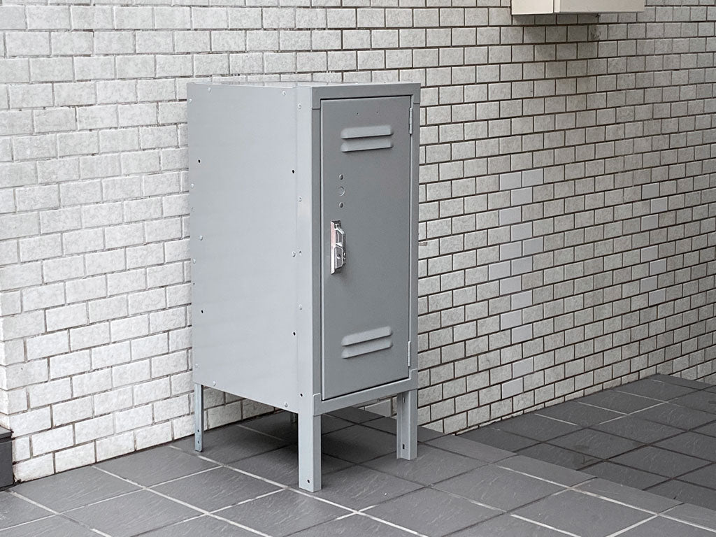 リオン LYON ハーフロッカー HALF LOCKER スチールロッカー ルーバーカット グレー P.F.S パシフィックファニチャーサービス取扱 中古品 買い取りしました。