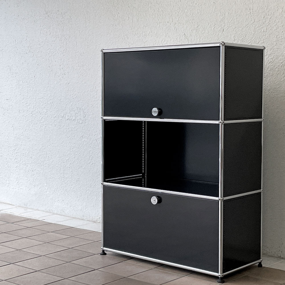  【用賀店】ユーエスエムハラー USMハラー USM Haller モジュラーファニチャー キャビネット シェルフ 1列3段 ドロップダウンドア フリップアップドア グラファイトブラック 鍵付 スイス 定価267,322円 買取させていただきました。