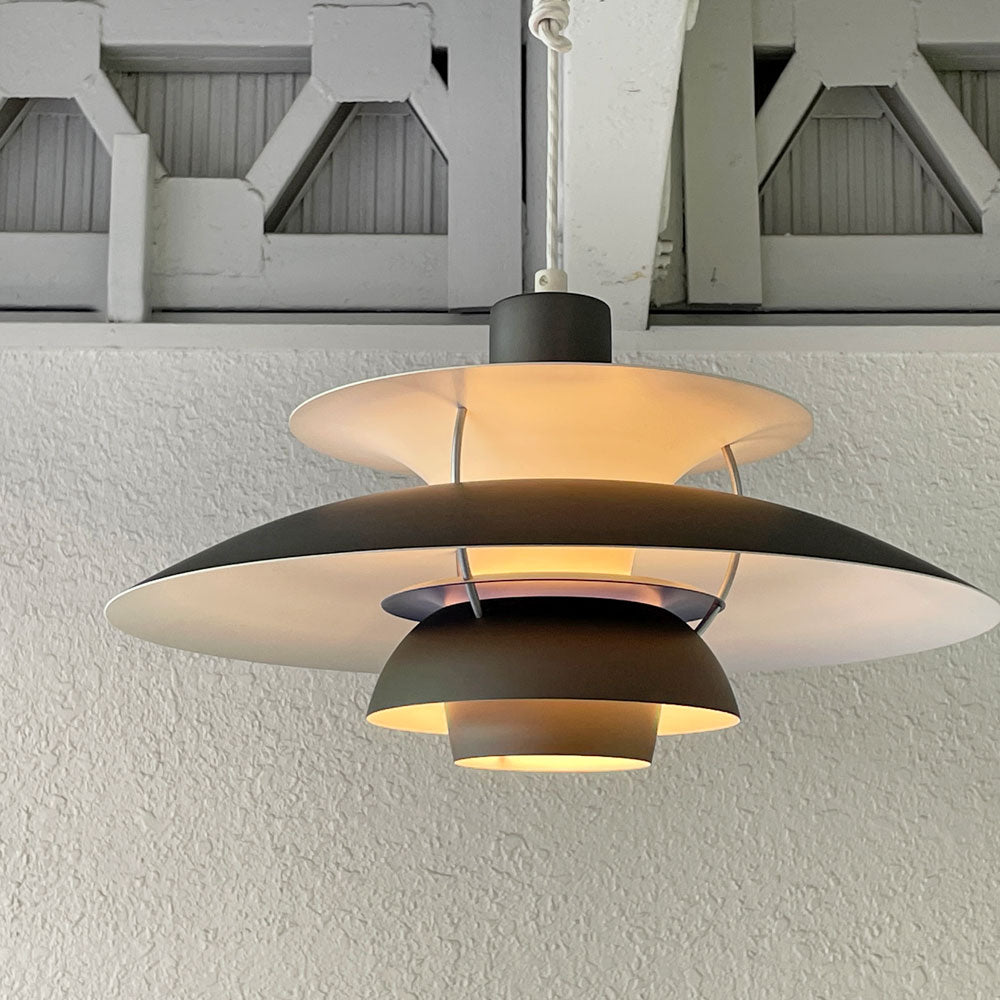  【用賀店】ルイスポールセン Louis Poulsen PH5 ペンダントライト グラファイトグレー ポール・ヘニングセン 北欧 名作照明 買取させていただきました。