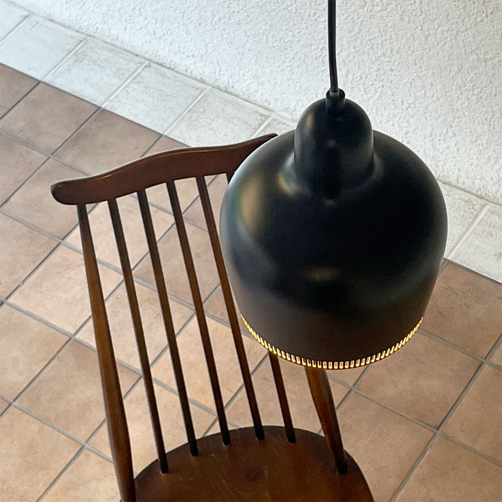 アルテック artek A330S ペンダントライト ゴールデンベル Golden Bell ブラック Φ17cm アルヴァ・アアルト モダン 北欧照明 定価￥80,300-　～心が望むあかり～