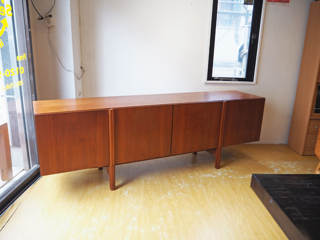 FAARUP MOBELFABRIK  サイドボード イブ・コフォード・ラーセン Ib Kofod-Larsen ビンテージ チーク材 W230cm デンマーク 中古品 買い取りしました。