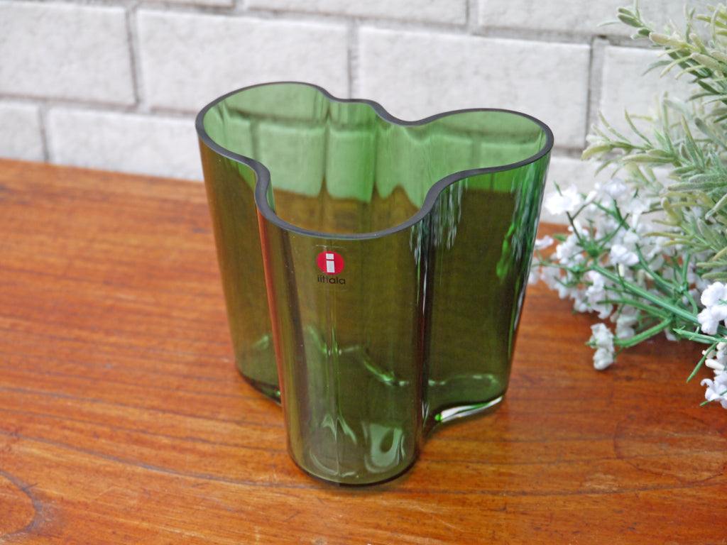 イッタラ iittala アルヴァ アアルト ベース 95 mm 廃番色 1937グリーン 2006年 初期復刻 Alvar Aalto 　中古品 買い取りしました。