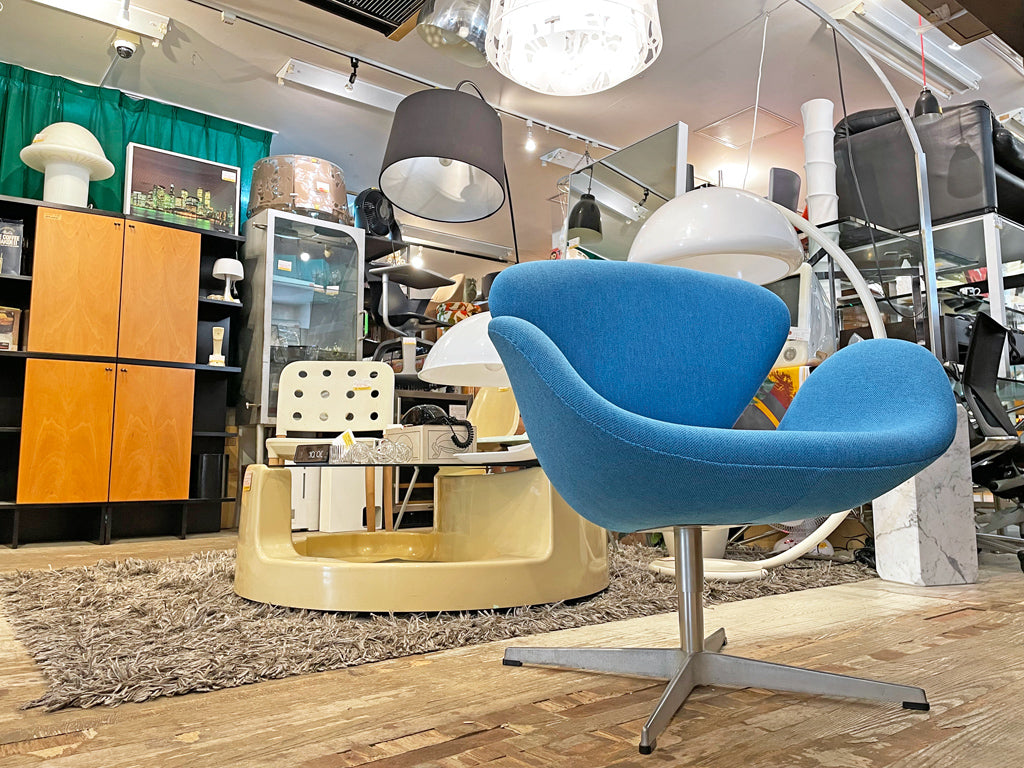 フリッツハンセン Fritz Hansen スワンチェア SWAN CHAIR アルネヤコブセン マハラム生地 MODE 張り替え済み ブルー ～それは青い鳥～