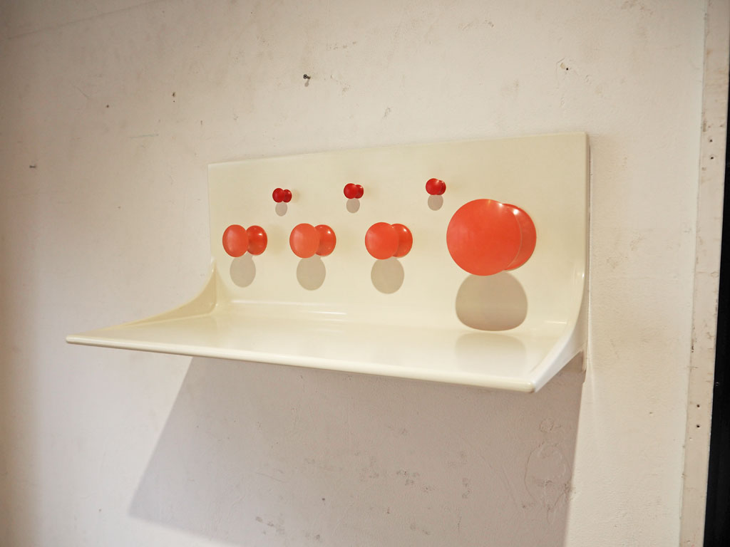 スペースエイジデザイン ウォールラック シェルフ 壁掛け レトロポップカラー 中古品 買い取りしました。