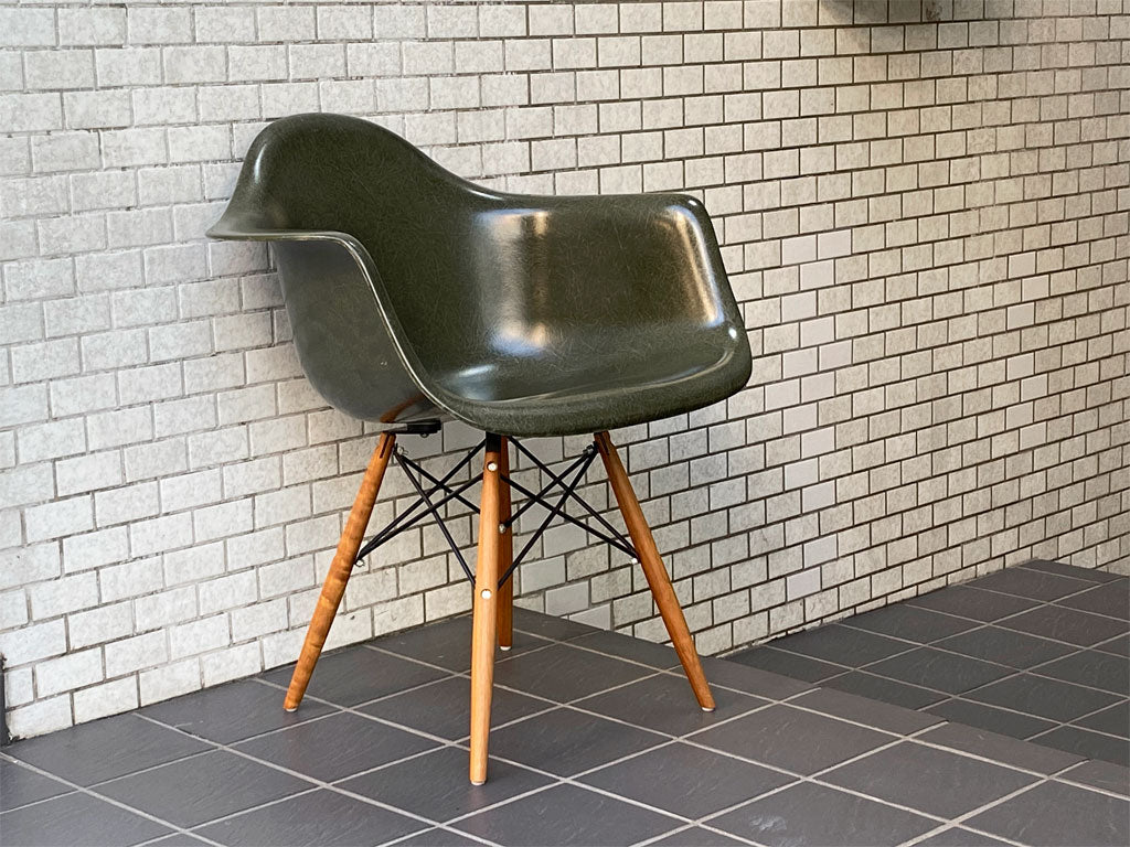 モダニカ Modernica アームシェルチェア FRP製シェル アーミーグリーン ARMY GREEN ドゥエルレッグベース メープル C&R イームズ ミッドセンチュリー 中古品 買い取りしました。
