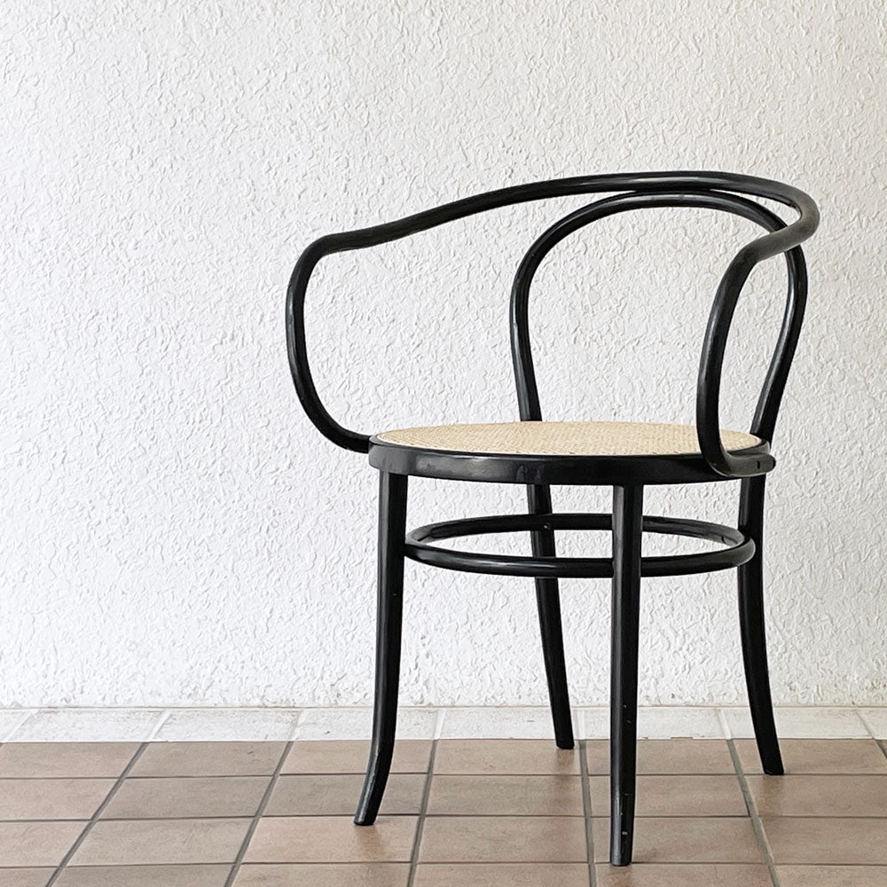  【用賀店】トーネット THONET ビンテージ No.209 ベントウット アームチェア コルビジェチェア ヴィエナチェア ダイニングチェア ラタンシート 買取させていただきました。