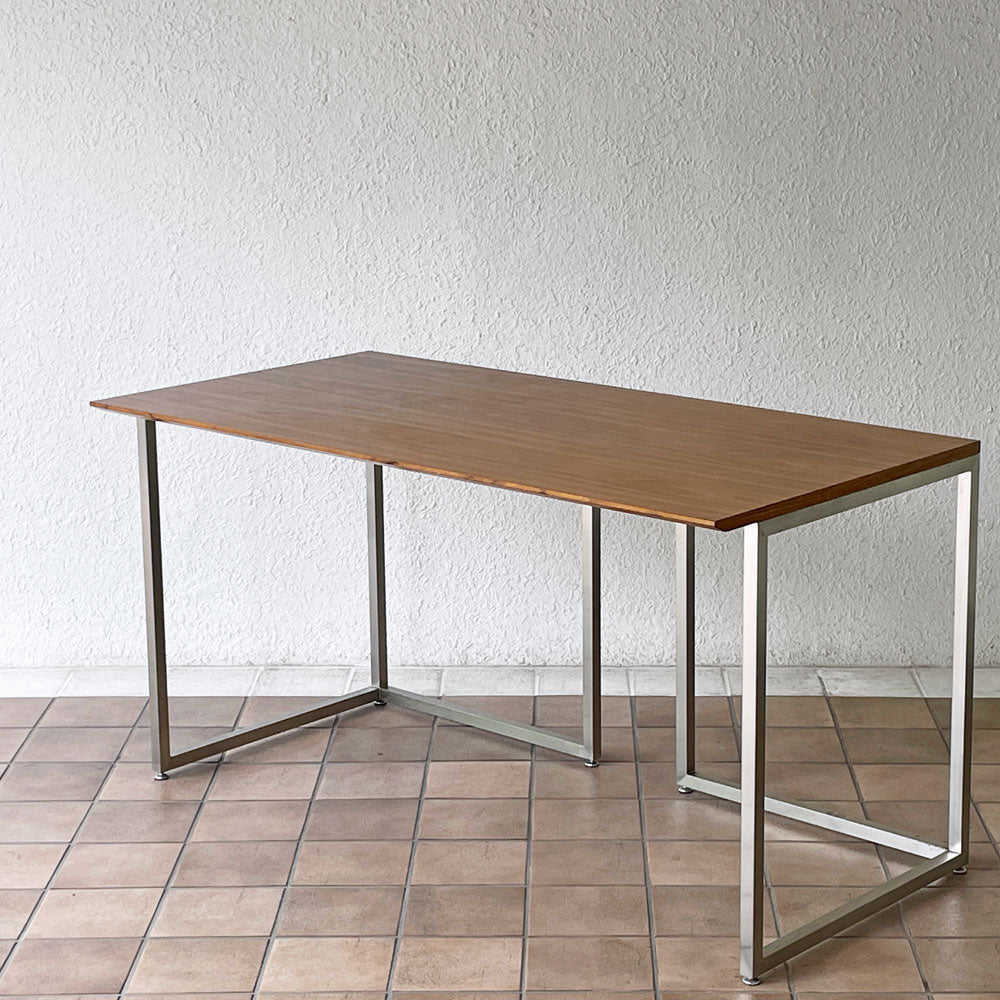  【用賀店】ビスレー BISLEY デスクプラン DESK PLAN Lフット ワーキングテーブル W140cm デスク メラミン天板 ウォールナット調 イギリス 買取させていただきました。