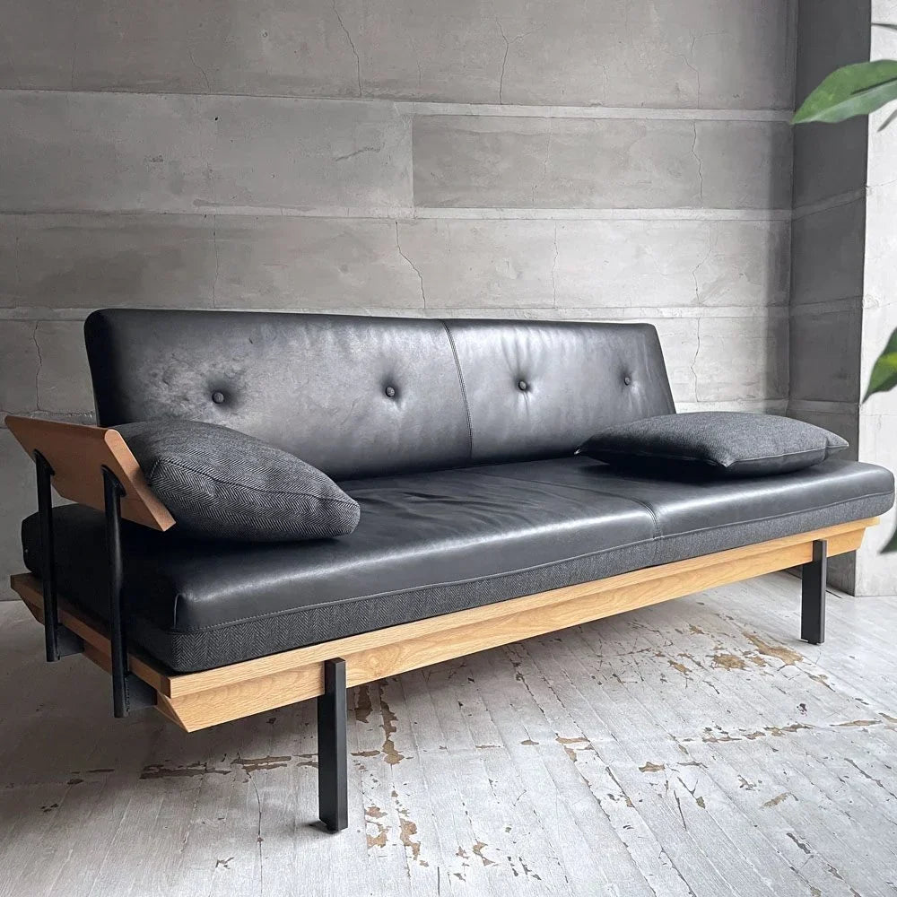 カーフ Karf ホルツ HOLZ 3Pソファ スタイルA クッション2個付き 片アーム 本革×ファブリック リバーシブル オーク無垢材 スチールレッグ ～ 暮らしに寄り添う方アーム ～