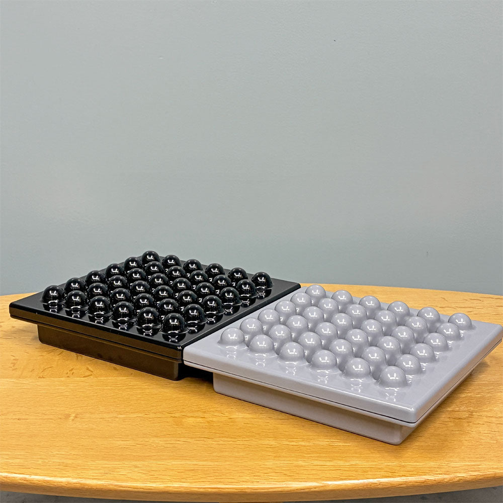 【経堂店】オリベッティ olivetti シンテシス 45 Synthesis 45 Ashtray 灰皿 グレー ＆ ブラック エットーレ・ソットサス Ettore Sottsass ポストモダン 買取させていただきました。
