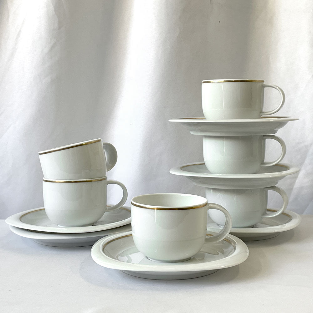 【用賀店】ローゼンタール Rosenthal スタジオライン Studio Line スオミ Suomi コーヒー カップ＆ソーサー ゴールドライン ティモ・サルパネヴァ 金彩 白磁 ドイツ 未使用品 買取させていただきました。