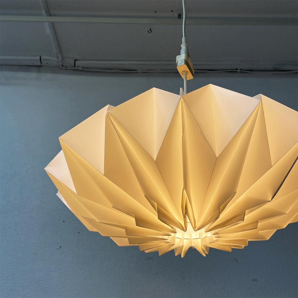 【祖師ヶ谷大蔵店】レクリント LE KLINT KP161 ペンダントライト Φ54cm ピーター・ビット＆オーラ・ミュルゴー・ニールセン デンマーク 北欧照明 廃盤 買取させていただきました。