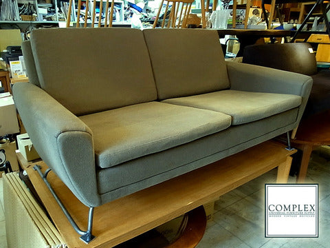 ～特徴的なアイアンレッグ～ COMPLEX UNIVERSAL FURNITURE SUPPLY 『 BUFFALO SOFA 2SEATER 』　【買取と販売とレンタルのお店】