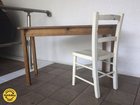 ペニーワイズ取扱 UKアンティーク キッズデスク ホワイトペイントキッズチェア ～ 英国の古き良き時代の雰囲気を醸し出す家具  【買取と販売とレンタルのお店】