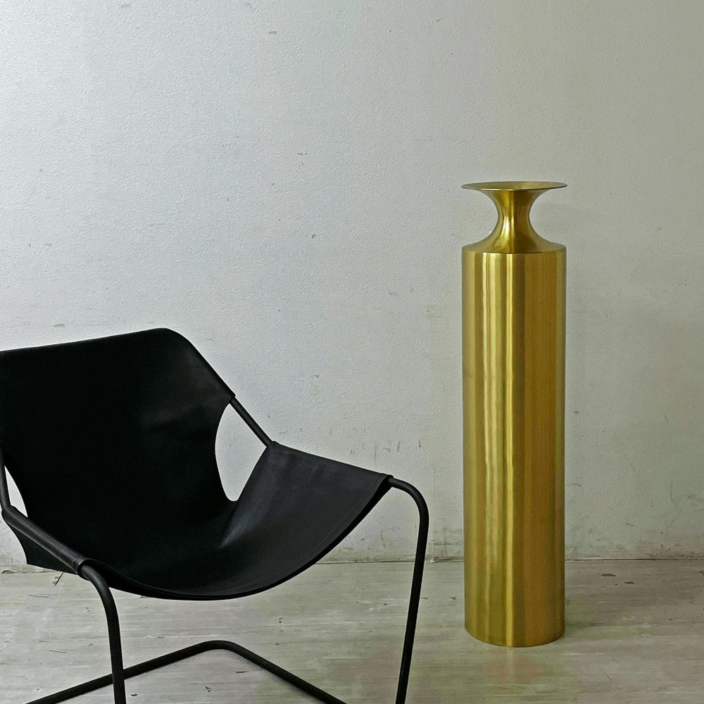 【祖師ヶ谷大蔵店】トムディクソン Tom Dixon ビートヴェッセル トール Beat Vessel Tall Brass フラワーベース 真鍮 H110cm 定価302,500円 海外受注品 買取させていただきました。