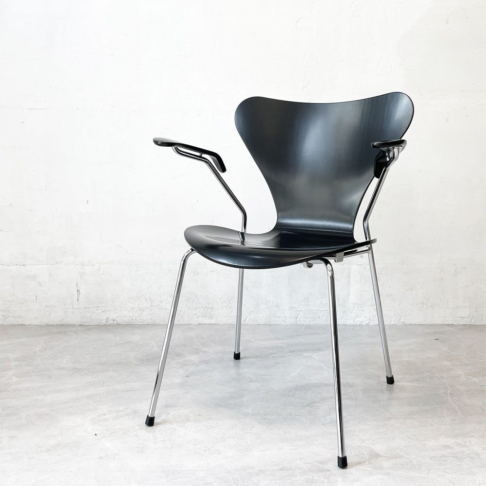 【下北沢店】フリッツハンセン Fritz Hansen 3207 セブンチェア アームチェア ラッカー ブラック アルネ･ヤコブセン 買取させていただきました。