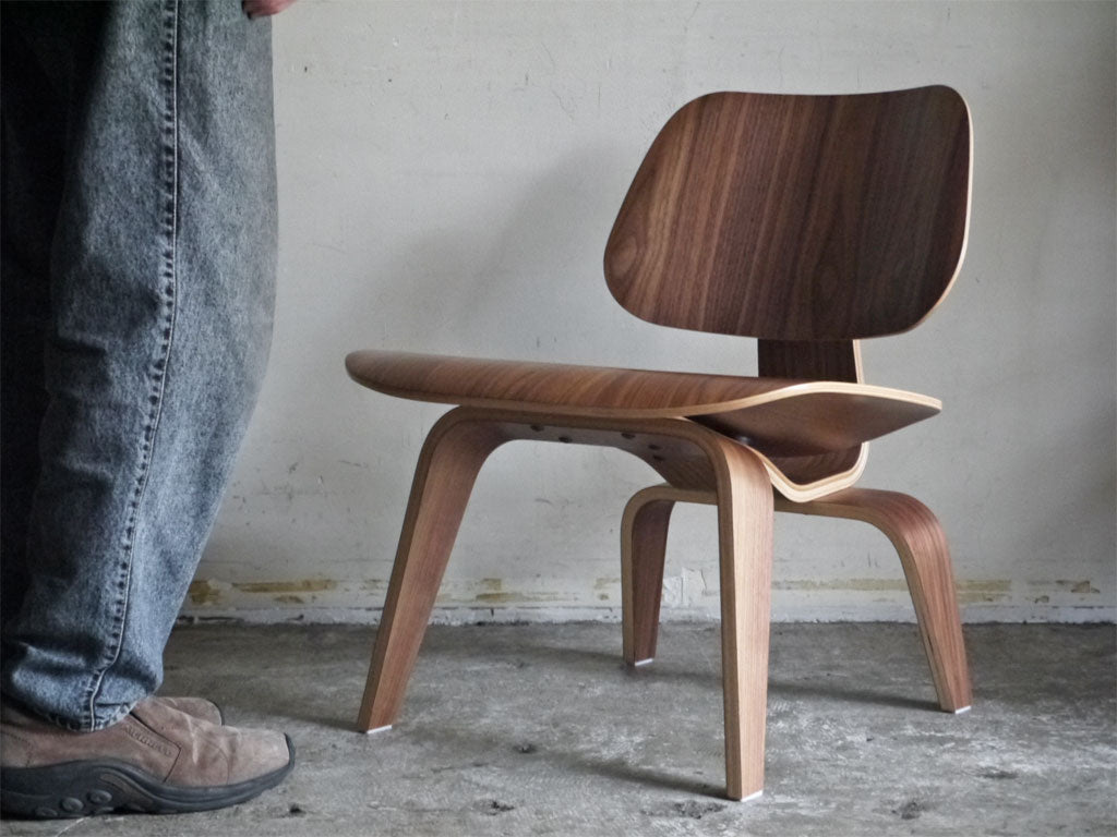 ハーマンミラー Herman Miller LCW ラウンジチェア ウッドレッグ Molded Plywood Lounge Chair ウォールナット C&Rイームズ ミッドセンチュリー ～終わりなき旅の途中、ふたりが残した歴史的名作～