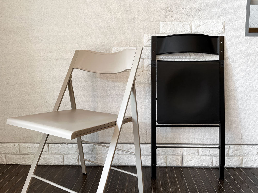 アエラデリック AREA declic ポケットチェア Pocket Chair 折りたたみチェア カーキ & ブラック ポリプロピレン製 イタリア モダンデザイン 定価￥17,600- 中古品  買い取りしました。