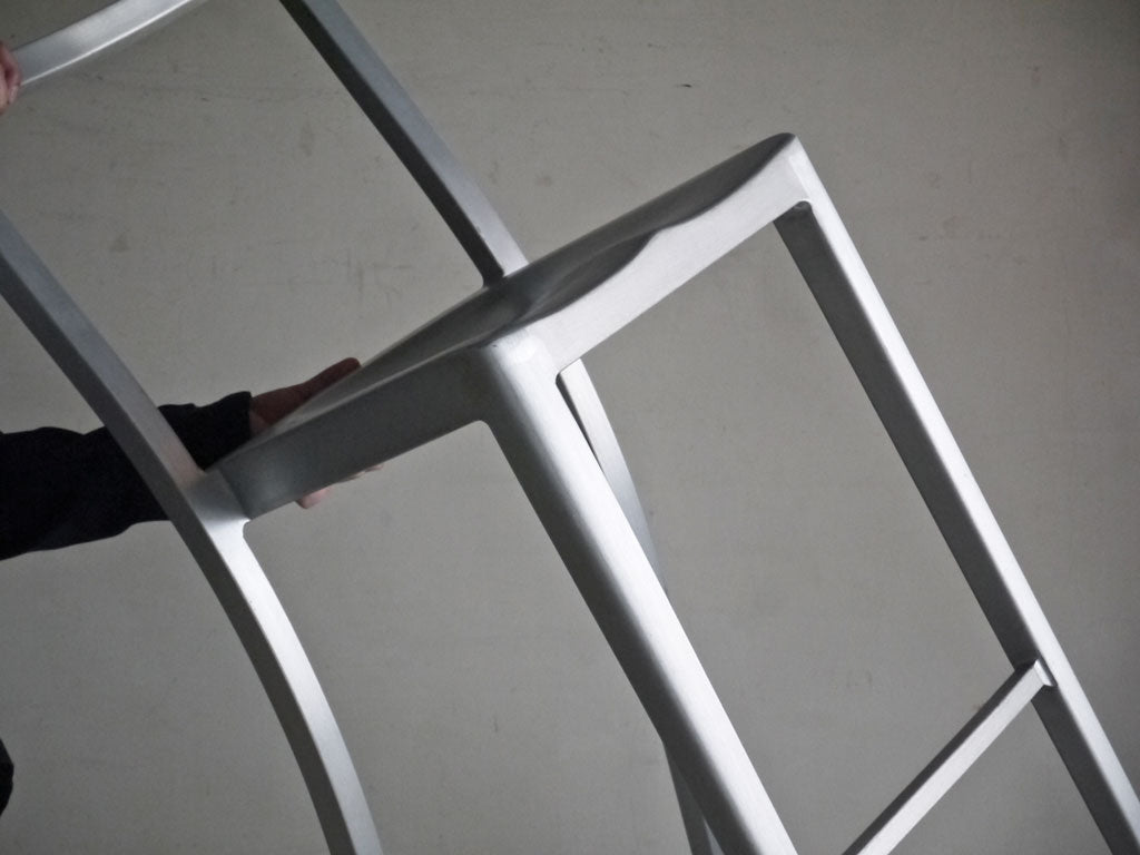 エメコ EMECO アイコン ICON バースツール BARSTOOL フィリップ・スタルク Philippe Starck デザイン アルミニウム ～Light & Tough～
