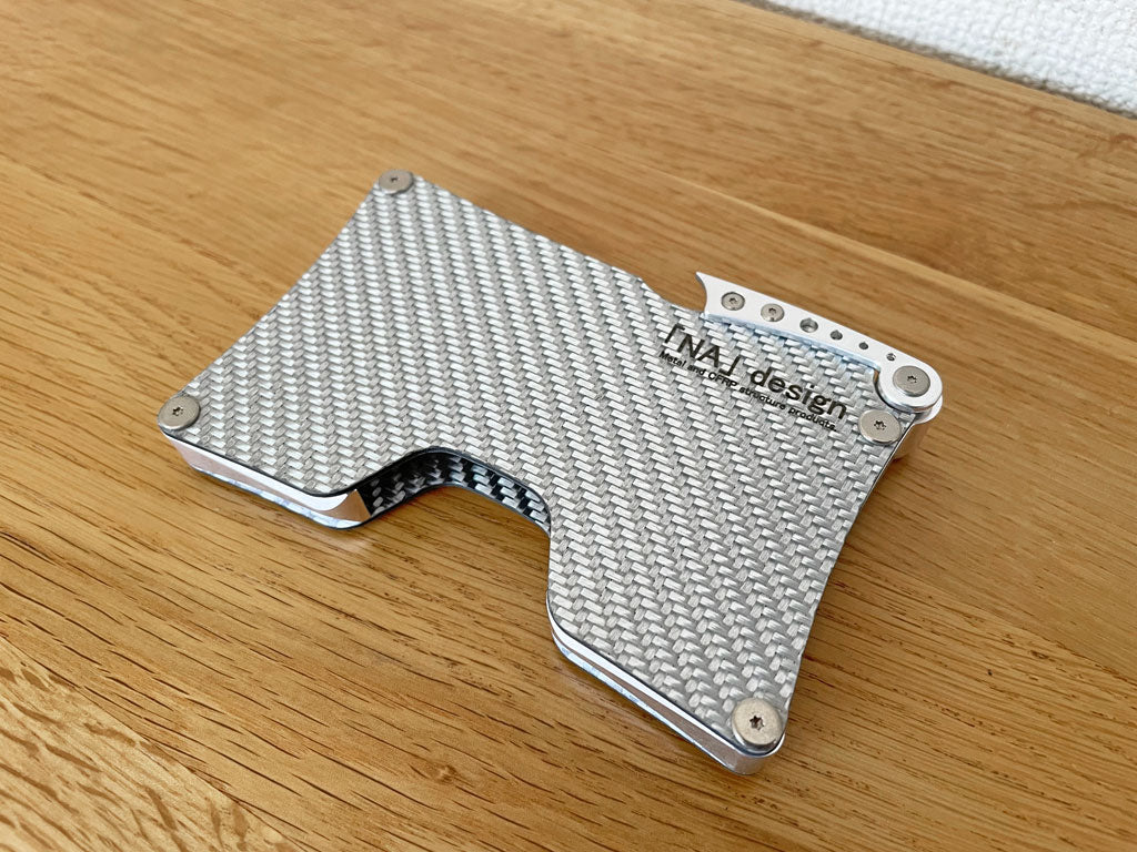 「NA」 design カーボンプレート カードケース CFRP CARD CASE シルバー 名刺入れ 箱付き 未使用品 定価￥32,450-  中古品  買い取りしました。