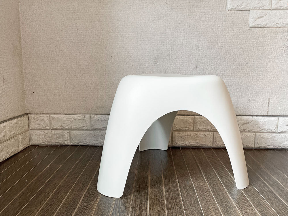 ヴィトラ vitra. エレファントスツール Elephant Stool ポリプロピレン製 ホワイト 柳宗理 ミッドセンチュリー 定価￥17,600- MoMA 永久収蔵品  中古品  買い取りしました。