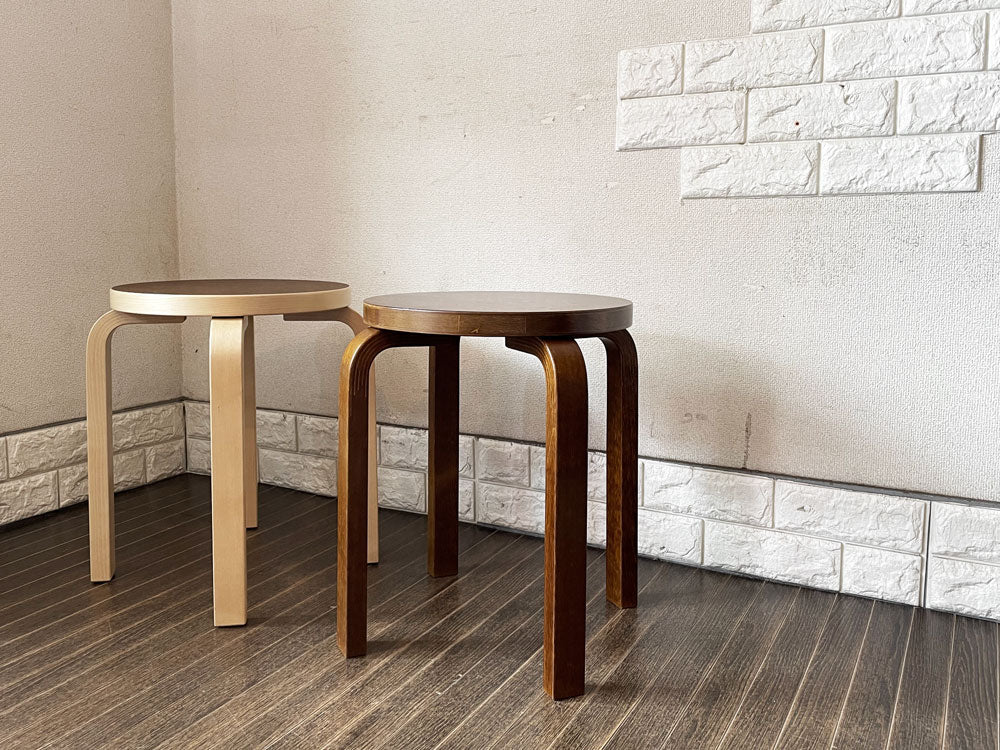 アルテック artek スツール60 E60 バーチ材 ウォルナットステイン & アルテック artek × 無印良品 MUJI バーチ材スツール E60 ブラウンラミネート コーティングなし 4本脚 アルヴァ・アアルト フィンランド 北欧家具  中古品  買い取りしました。